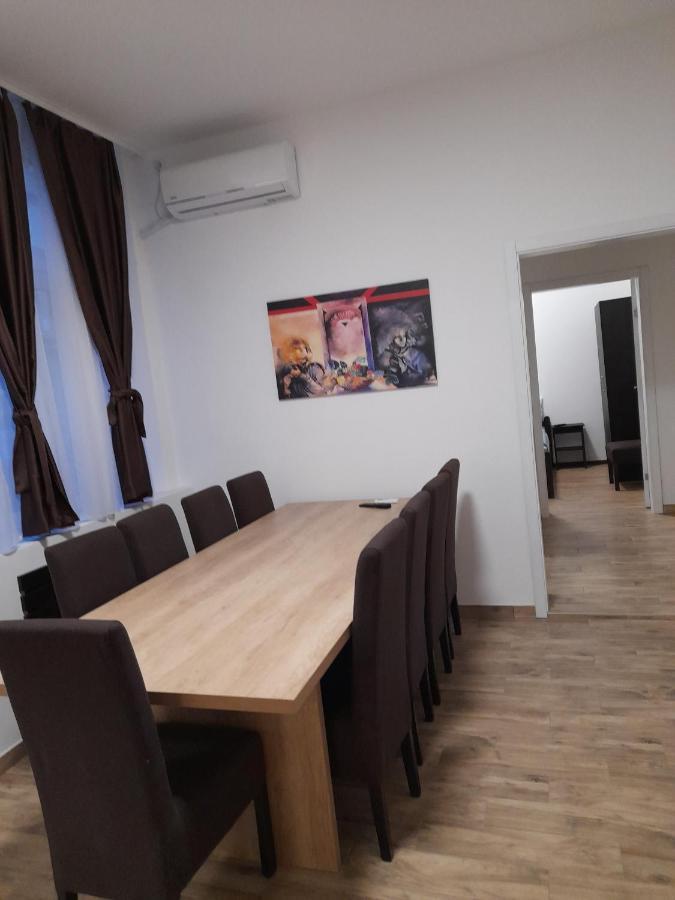 Apartment Artistika Белград Экстерьер фото